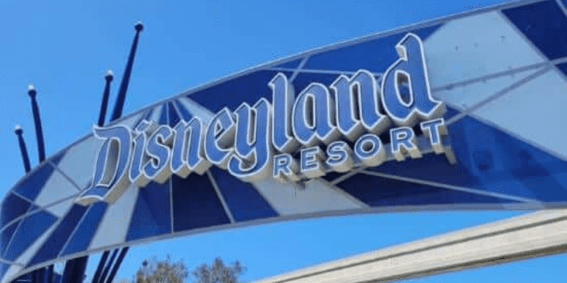 Disneylnd Sign