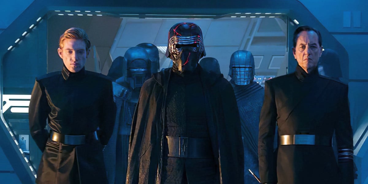 (L-R) Domhnall Gleeson, Adam Driver Richard E. Grant in 'Star Wars: Episode IX - Rise of Skywalker' (2019)