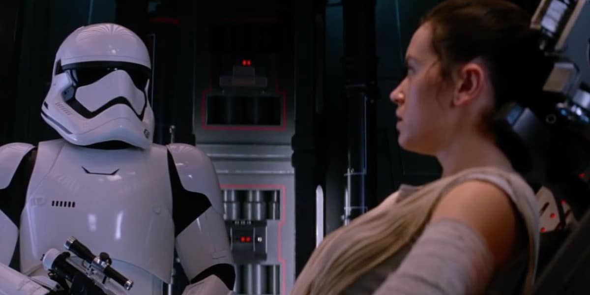 Daniel Craig and Daisy Ridley in Star Wars: Episode VII - The Force Awakens