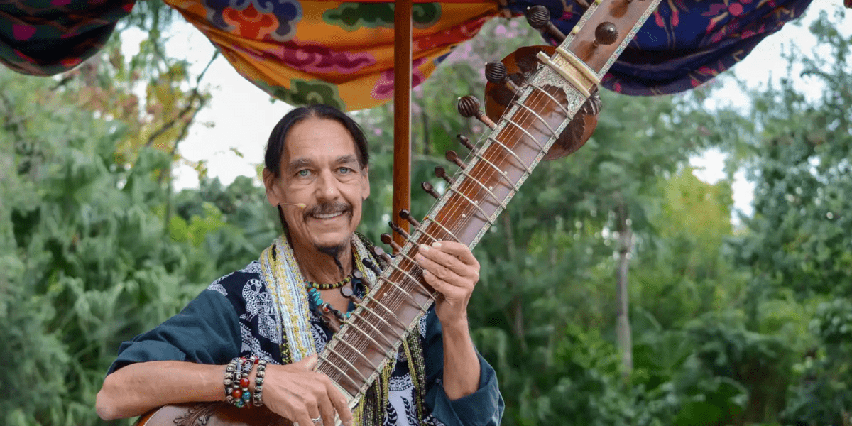 Stephán Mikes as Chakranadi at Animal Kingdom
