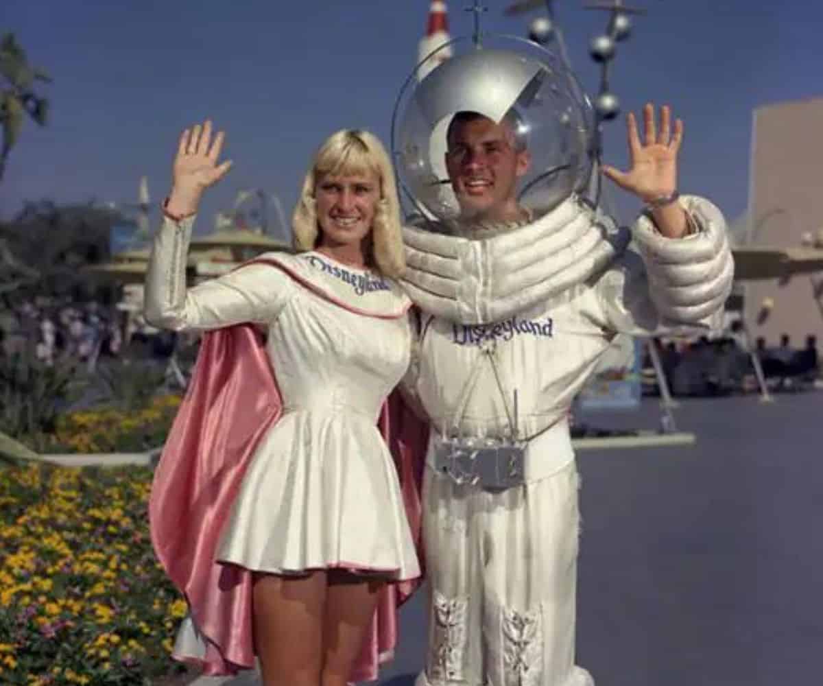 Tomorrowland Space Couple in Disneyland