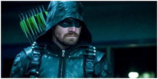 stephen amell as green arrow dcu, anti-union actor