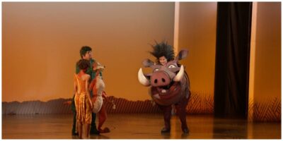 james corden and tom cruise performing "hakuna matata"