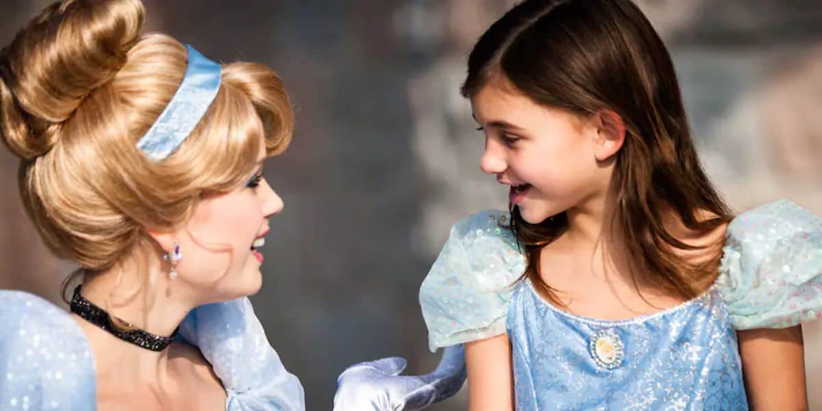 Cinderella with a young Guest