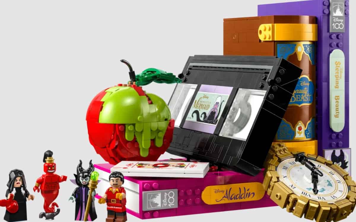 The full Disney Villain Icons LEGO set