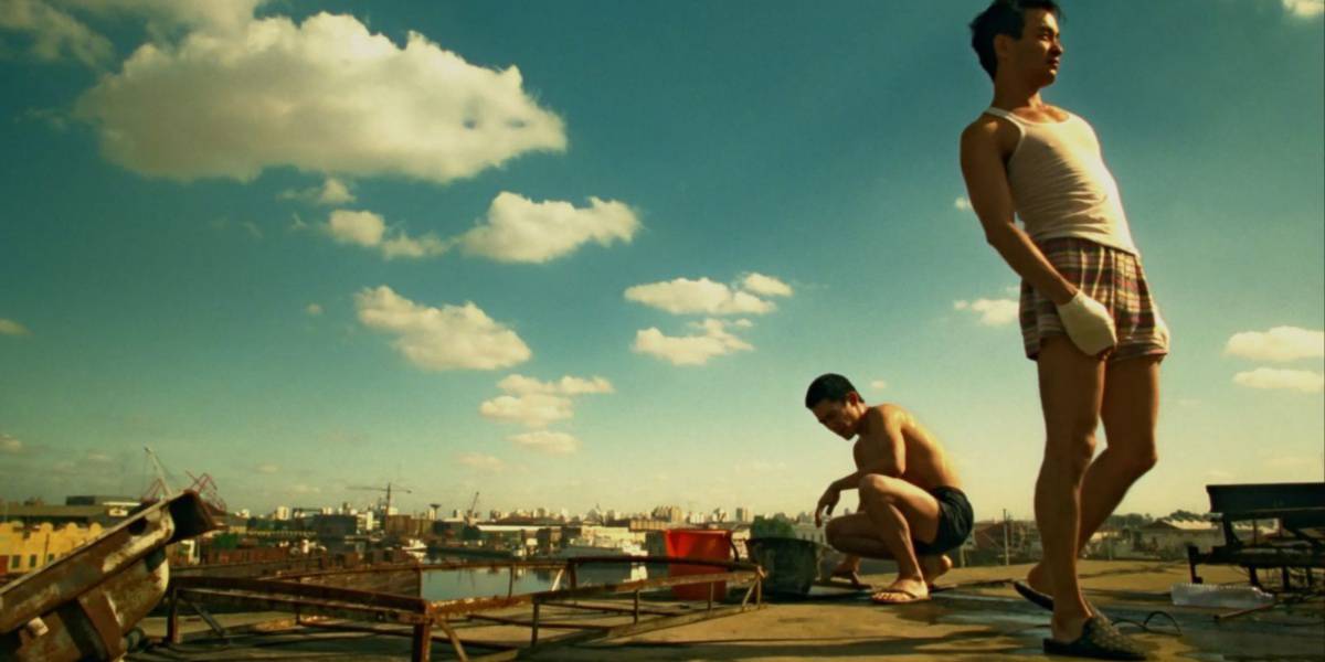 Two man on roof tops in Happy Together (1997)