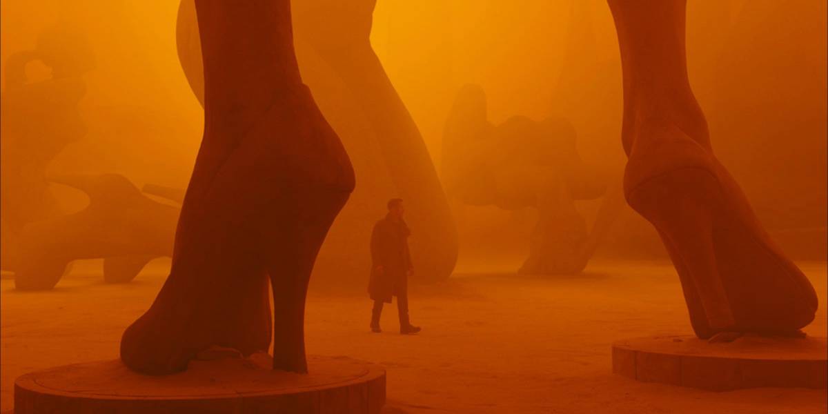 A lot of feet in Blade Runner 2049