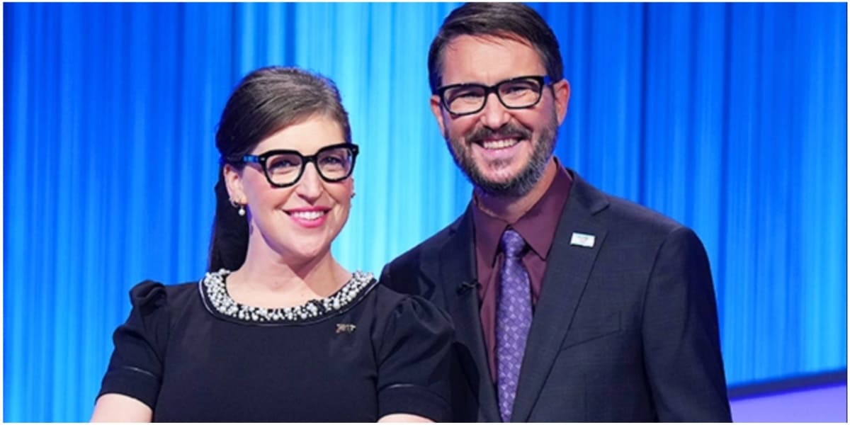 Mayim Bialik and Wil Wheaton photographed together on Celebrity Jeopardy