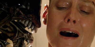 Ripley and the xenomorph up close and personal in 'Alien 3'