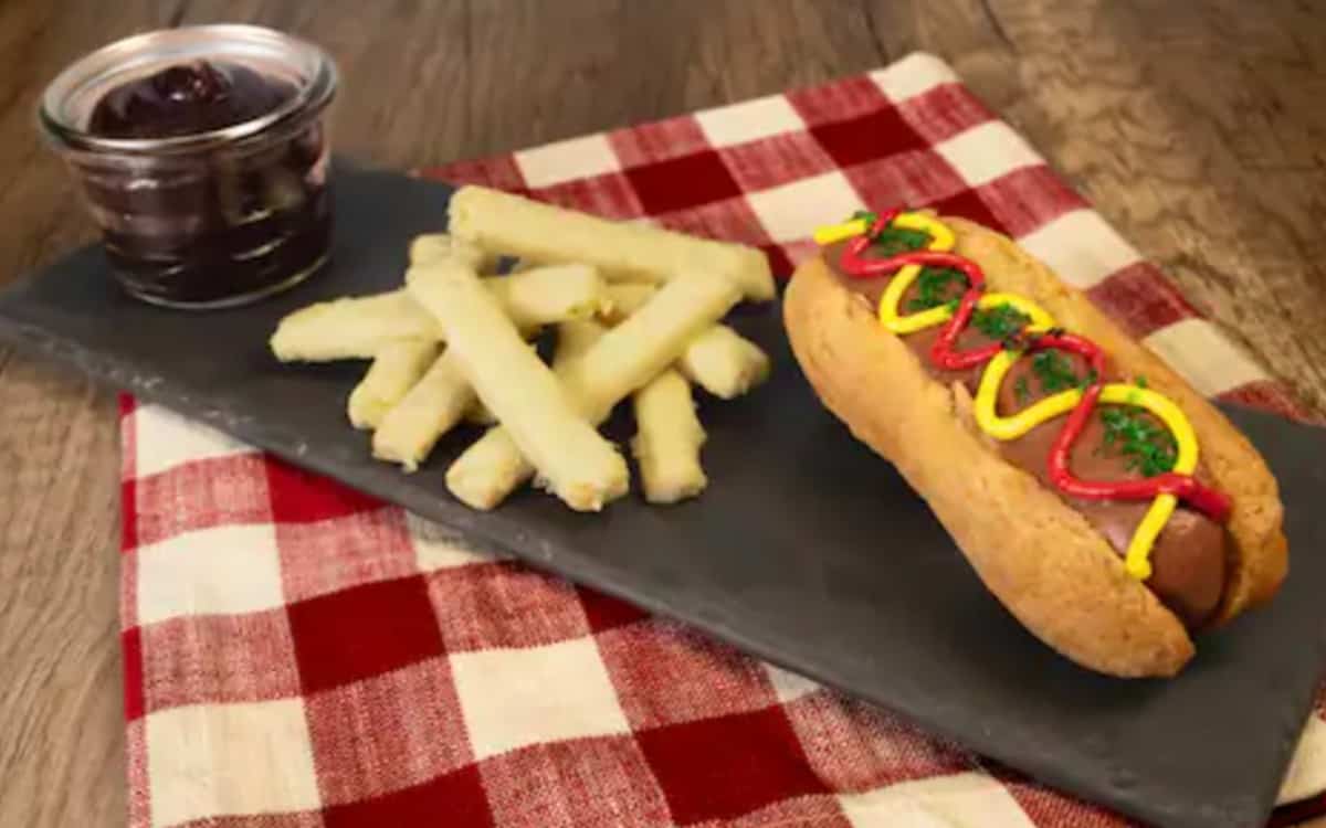 Disney Resort Hotels Sweet Summertime Favorites Hot Dog Eclair