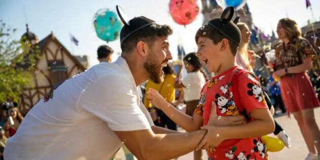 Disney Influencer Condemned For Abusing Park System To Secure Early Entry