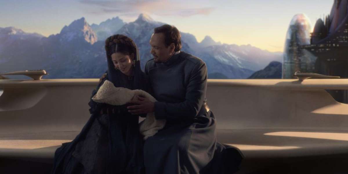 queen breha (left) and bail organa (right) with baby leia