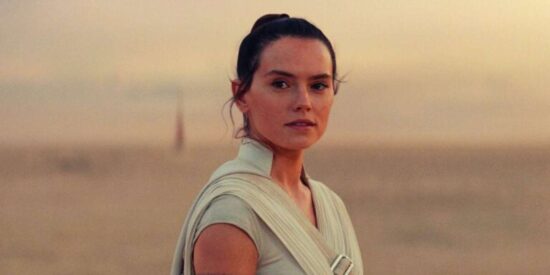 Rey (Daisy Ridley) claiming the Skywalker name in TROS