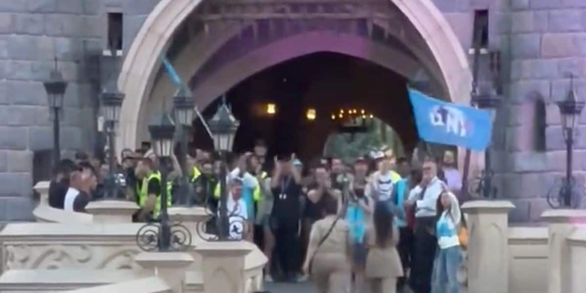 Disney Employees Block Castle, Deny Entry During Strike