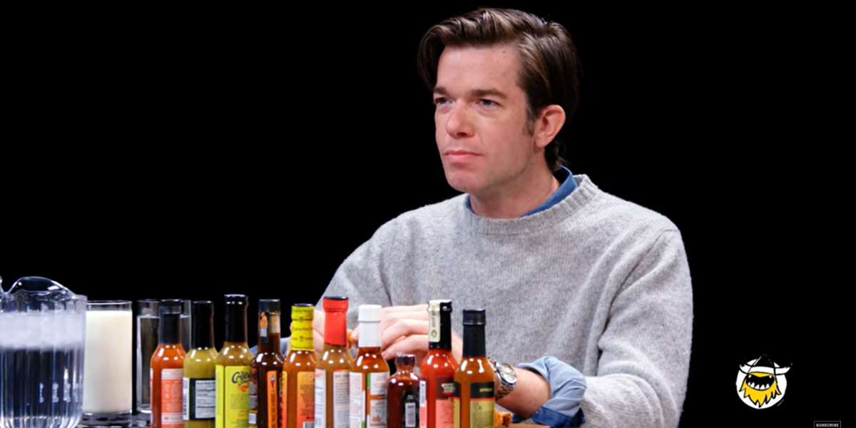 john mulaney interviewed by sean evans on hot ones