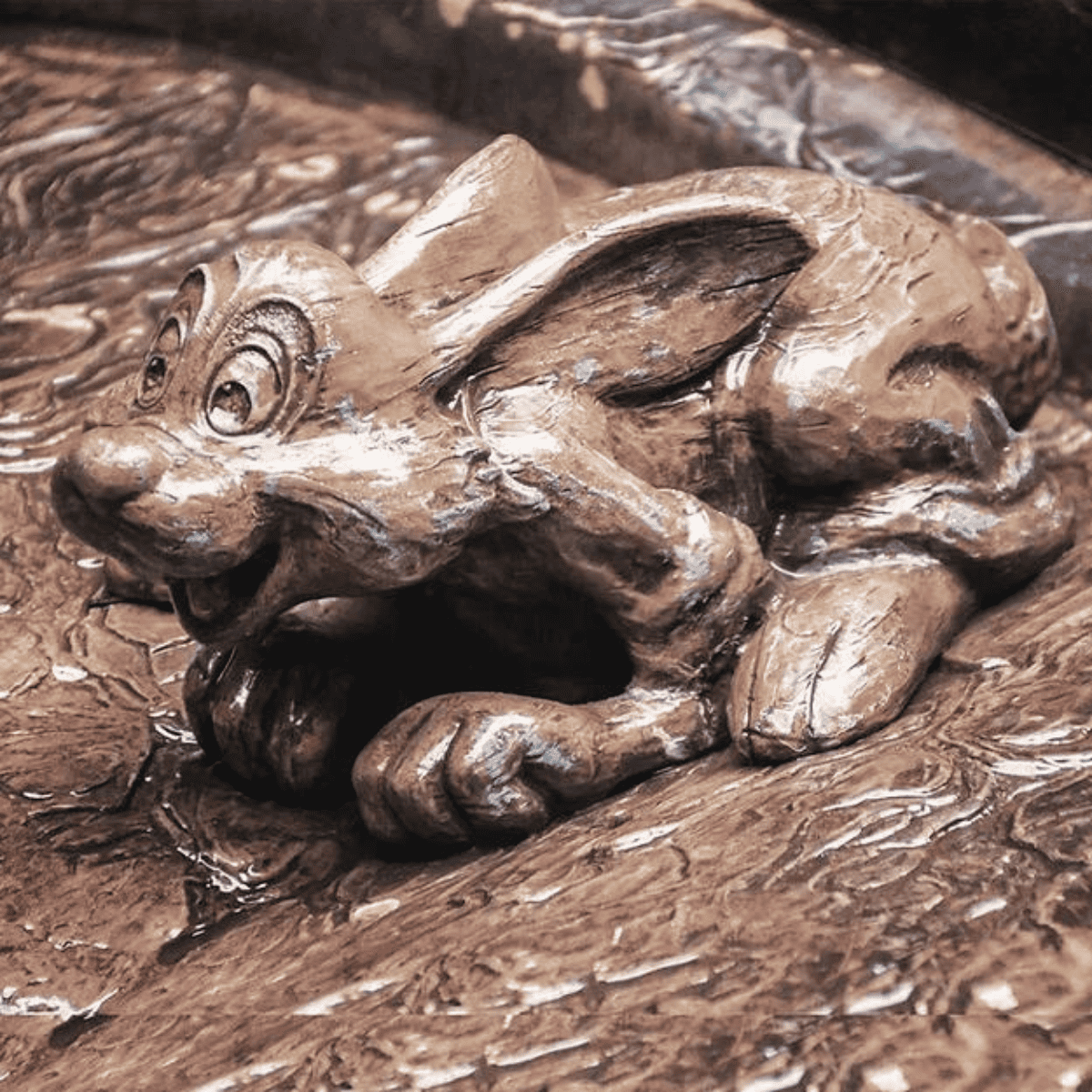 Close-up of the Br'er Rabbit log topper from Splash Mountain