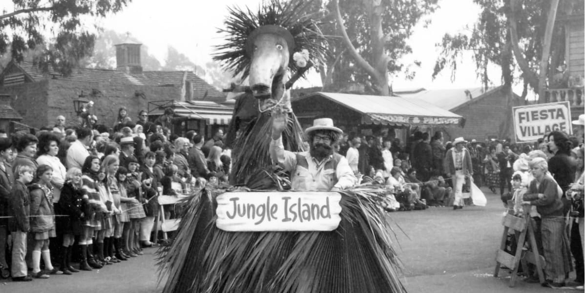 The Jungle Island Float at Knott's Berry Farm