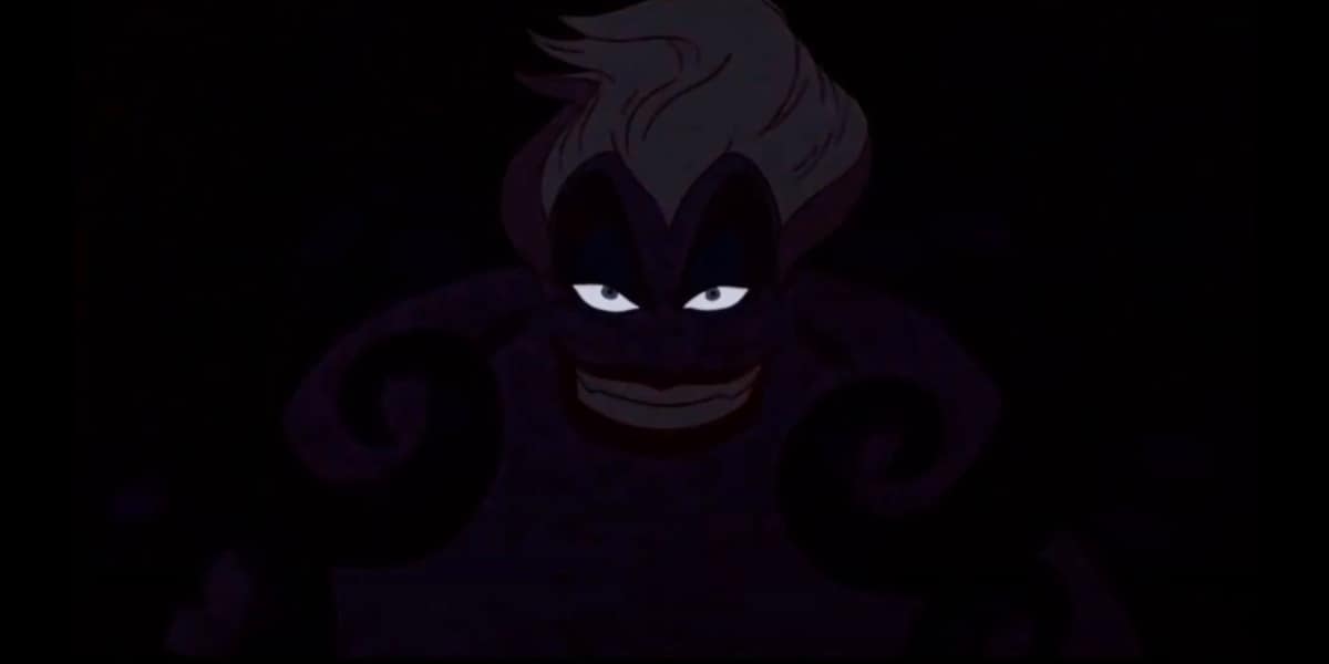 The screen fades around Ursula's eyes in The Little Mermaid