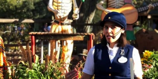 disneys-happiest-haunted-guided-tour-guide
