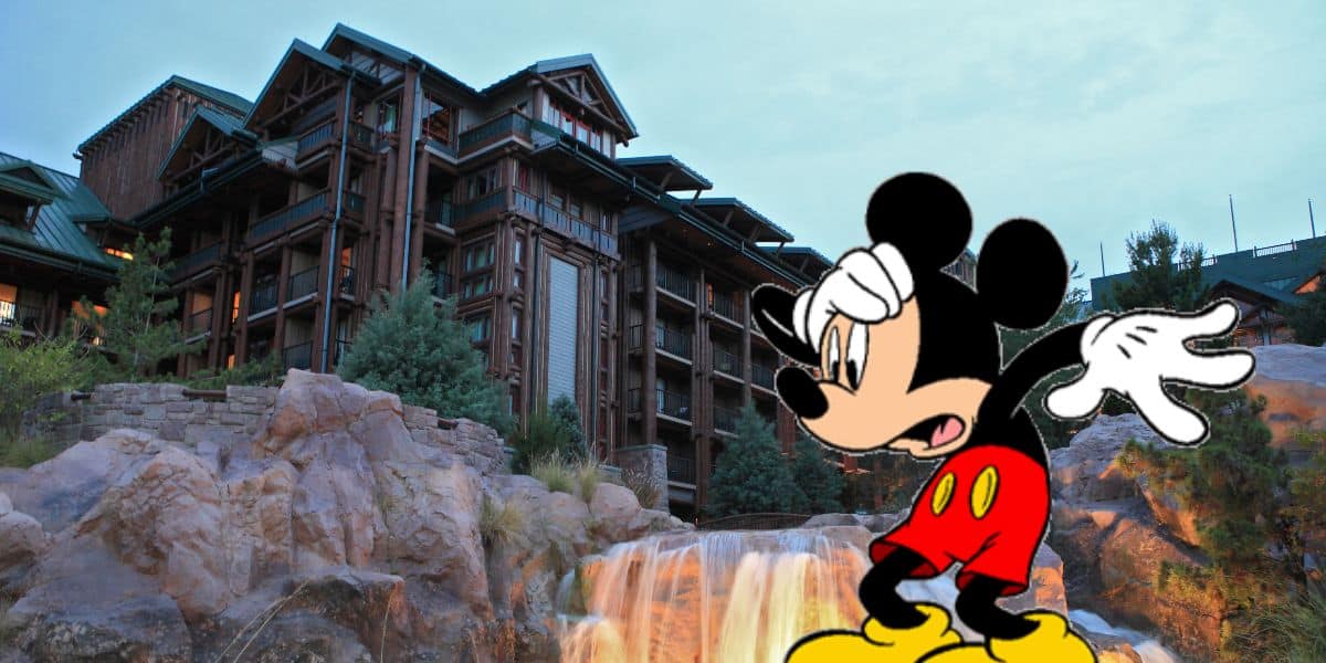 Mickey shocked on a picture of Wilderness Lodge