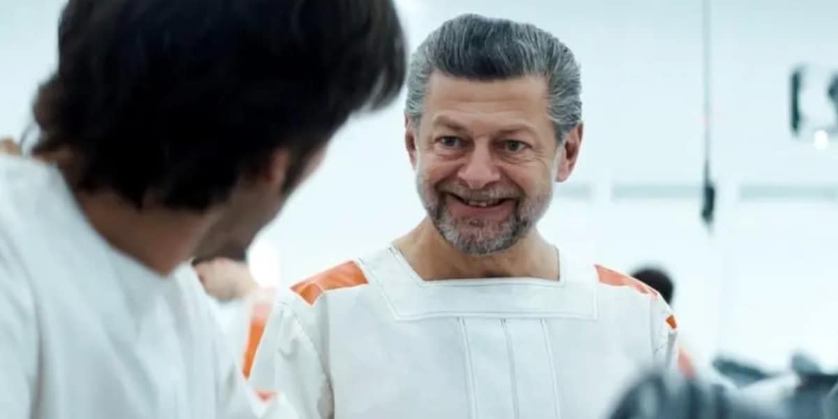 Andy Serkis as Kino Loy smiling in Andor