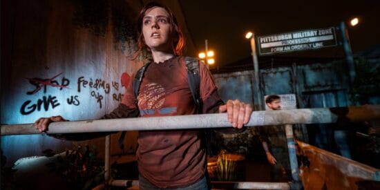 Ellie and Joel at the entrance of the Last of Us house at Halloween Horror Nights