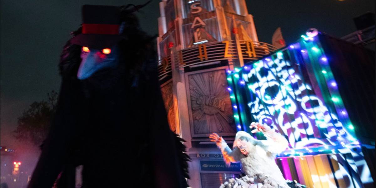A giant crow monster wandering the entrance of Halloween Horror Nights at Universal Studios Hollywood