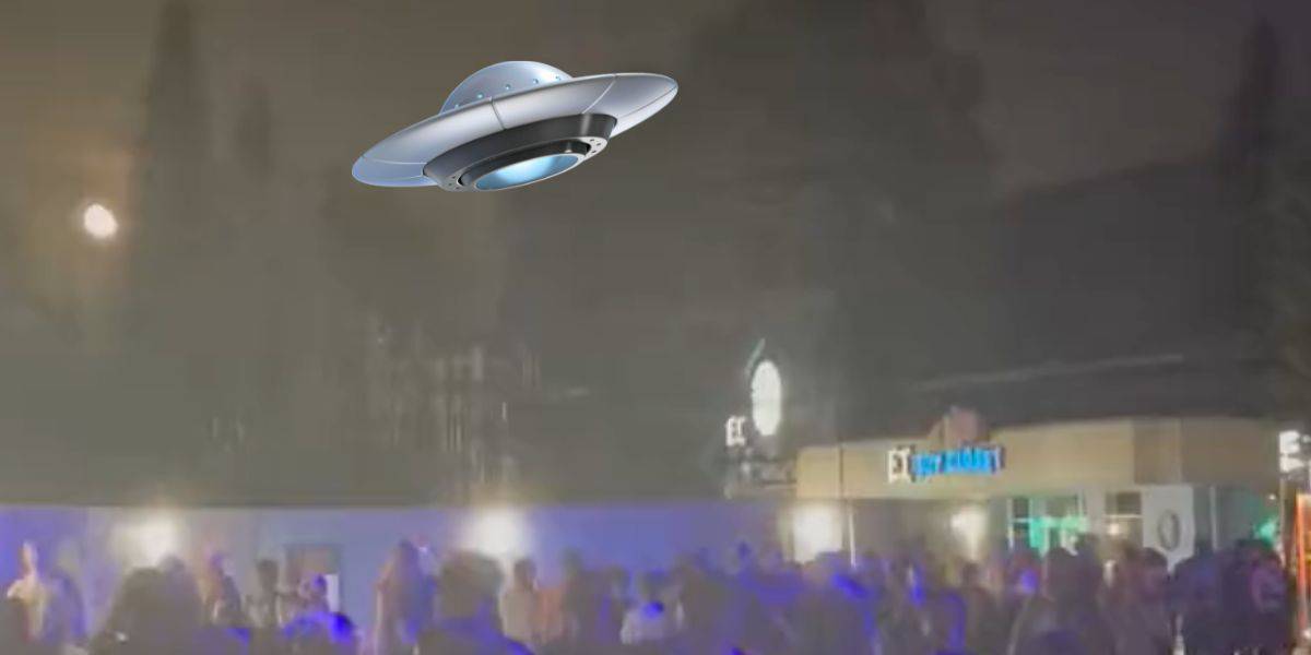 ufo-spotted-above-disney-and-universal-resorts