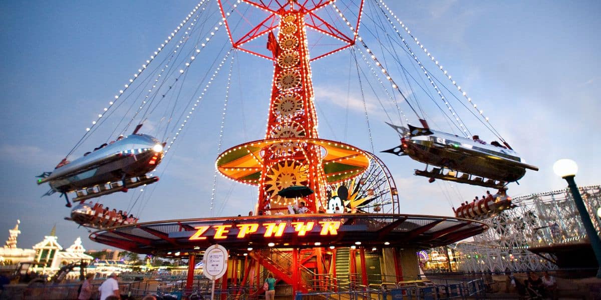 Golden Zephyr ride