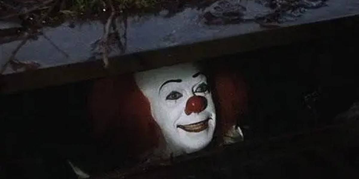 Tim Curry as Pennywise in IT, Stranger Things