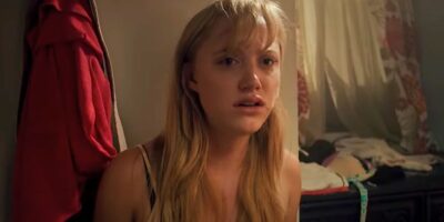 Jay (Maika Monroe) trapped in her bedroom in 'It Follows'