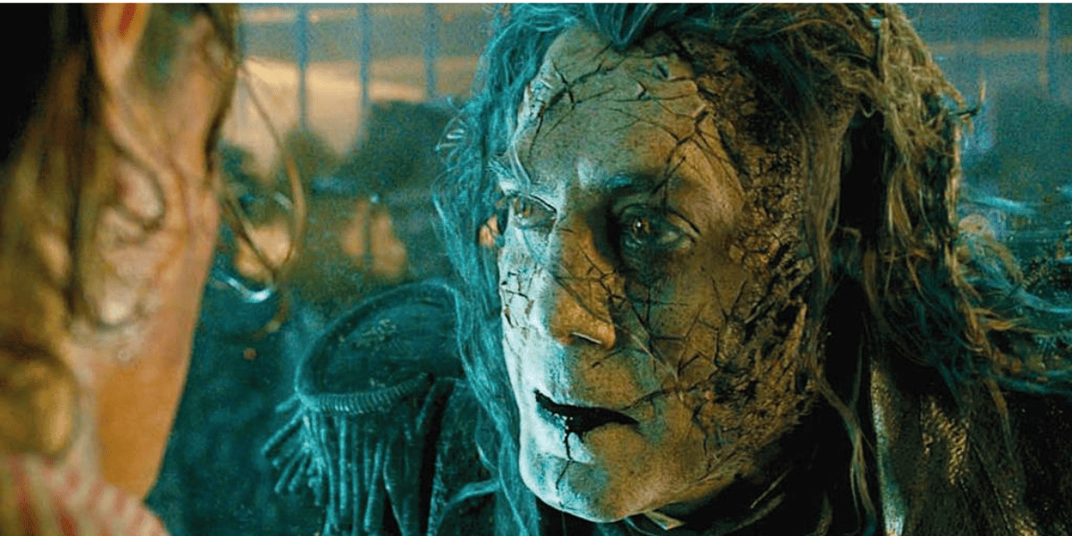 Armando Salazar (Javier Bardem) talking to pirates in Dead Men Tell No Tales