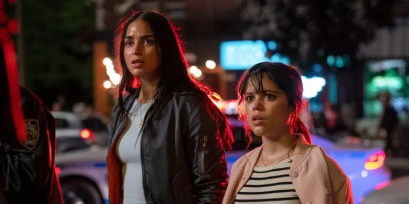 Melissa Barrerra and Jenna Ortega on the street in 'Scream 6'