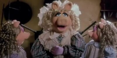 Miss Piggy and her two daughters in 'The Muppet Christmas Carol'