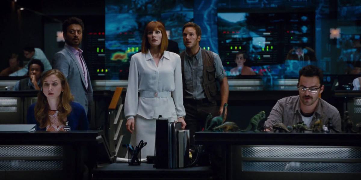 The cast of 'Jurassic World' in the main control room