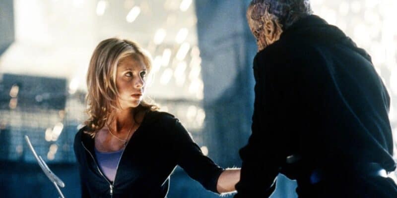 Sarah Michelle Gellar battling an enemy in 'Buffy the Vampire Slayer'