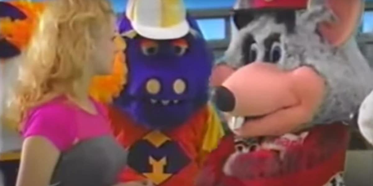Still from Chuck E. Cheese in the Galaxy 5000