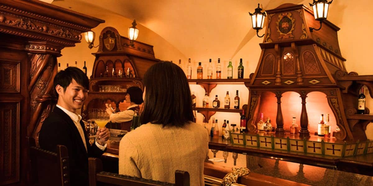 Guests drink at Magellan's Lounge