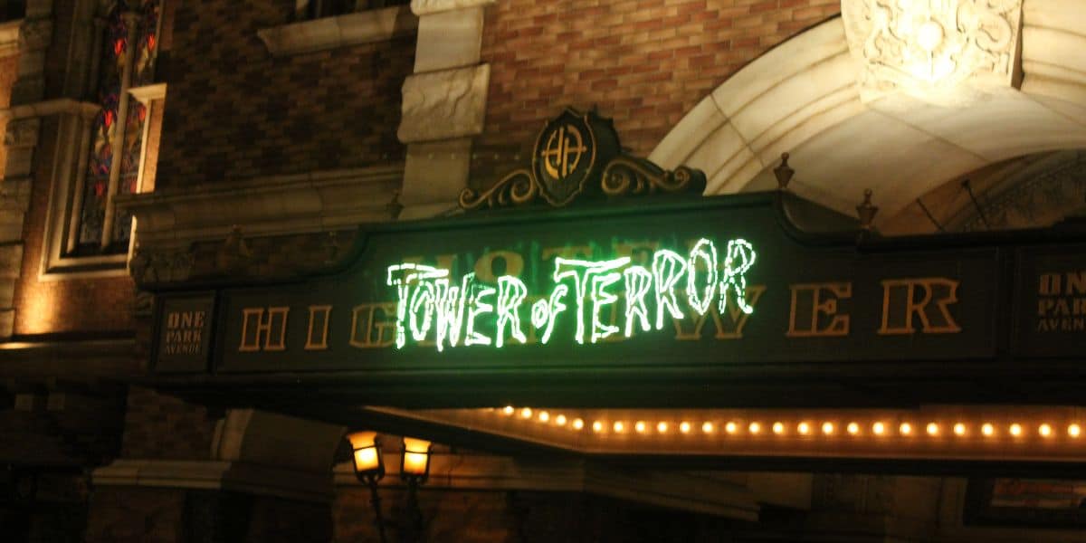 Tower of Terror sign at Tokyo DisneySea