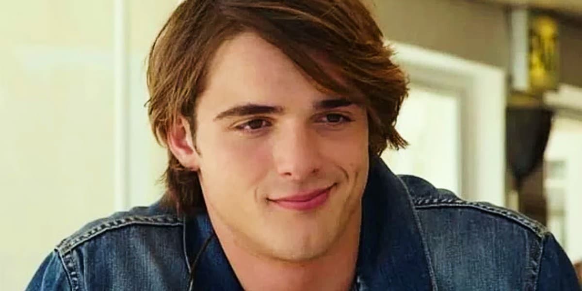 Jacob Elordi in 'The Kissing Booth'