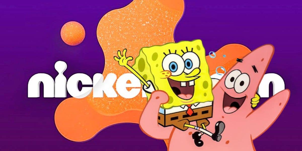 Spongebob squarepants and patrick star happily posing in front of the nickelodeon logo.