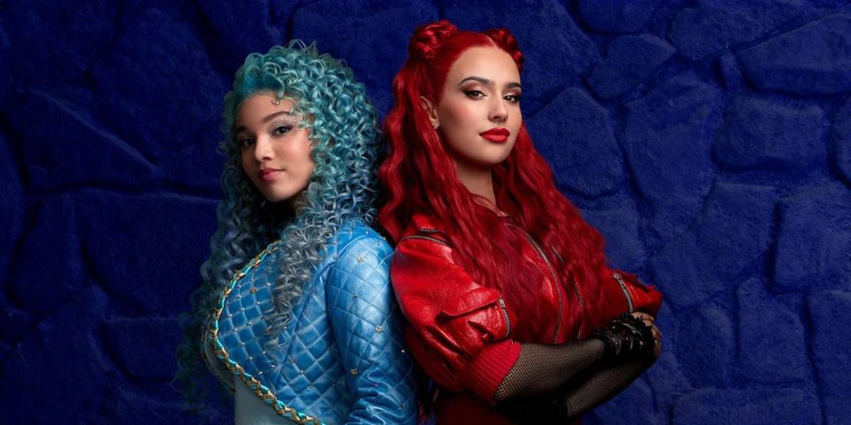 Kylie Cantrall and Malia Baker in Descendants: The Rise of Red