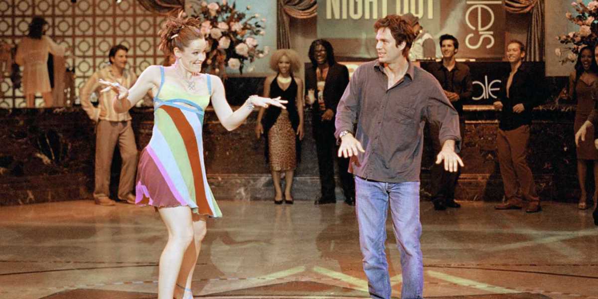 Jennifer Garner (L) and Mark Ruffalo (R) dancing as Jenna and Matty in 13 Going on 30