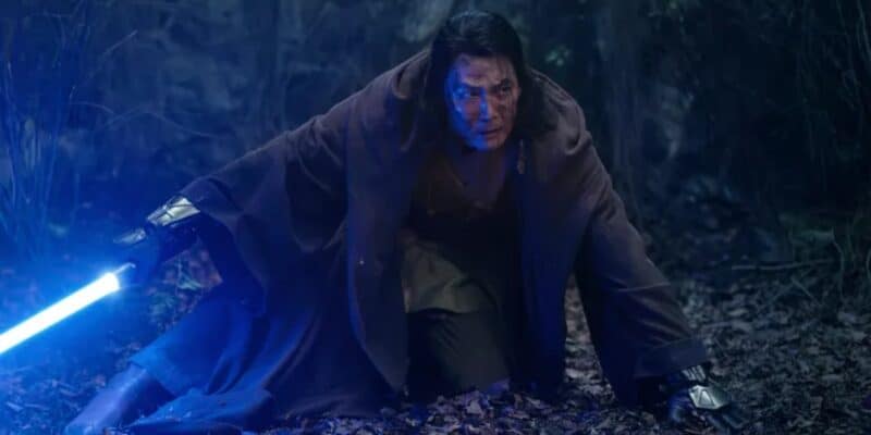 Jedi Master Sol (Lee Jung-jae) holding blue lightsaber