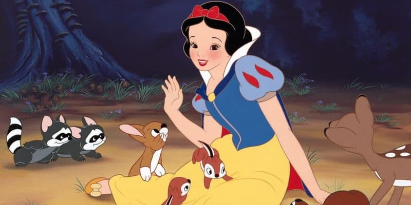 Snow White sat on the floor with woodland animals
