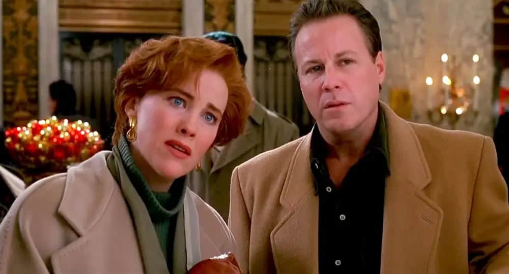 Catherine O'Hara and John Heard as Kate and Peter McCallister in Home Alone