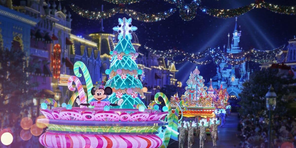 Mickey's Dazzling Christmas Parade at Disneyland Paris, complete with fake snow (AKA snoap)