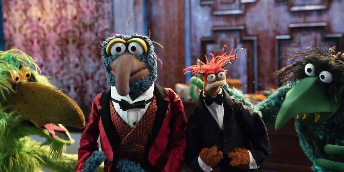 Gonzo and Pepe in Muppets Haunted Mansion