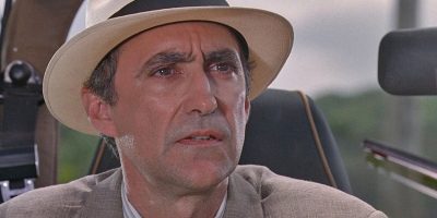 Donald Gennaro looking at the Brachiosaur in 'Jurassic Park'