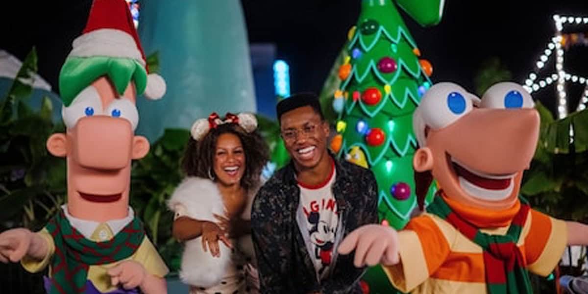 A meet and greet with Phineas and Ferb at Disney Jollywood Nights